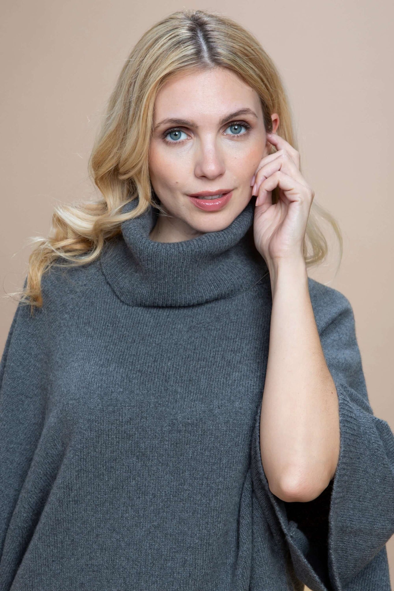 Assisi - Kimono collo ad anello cashmere rigenerato