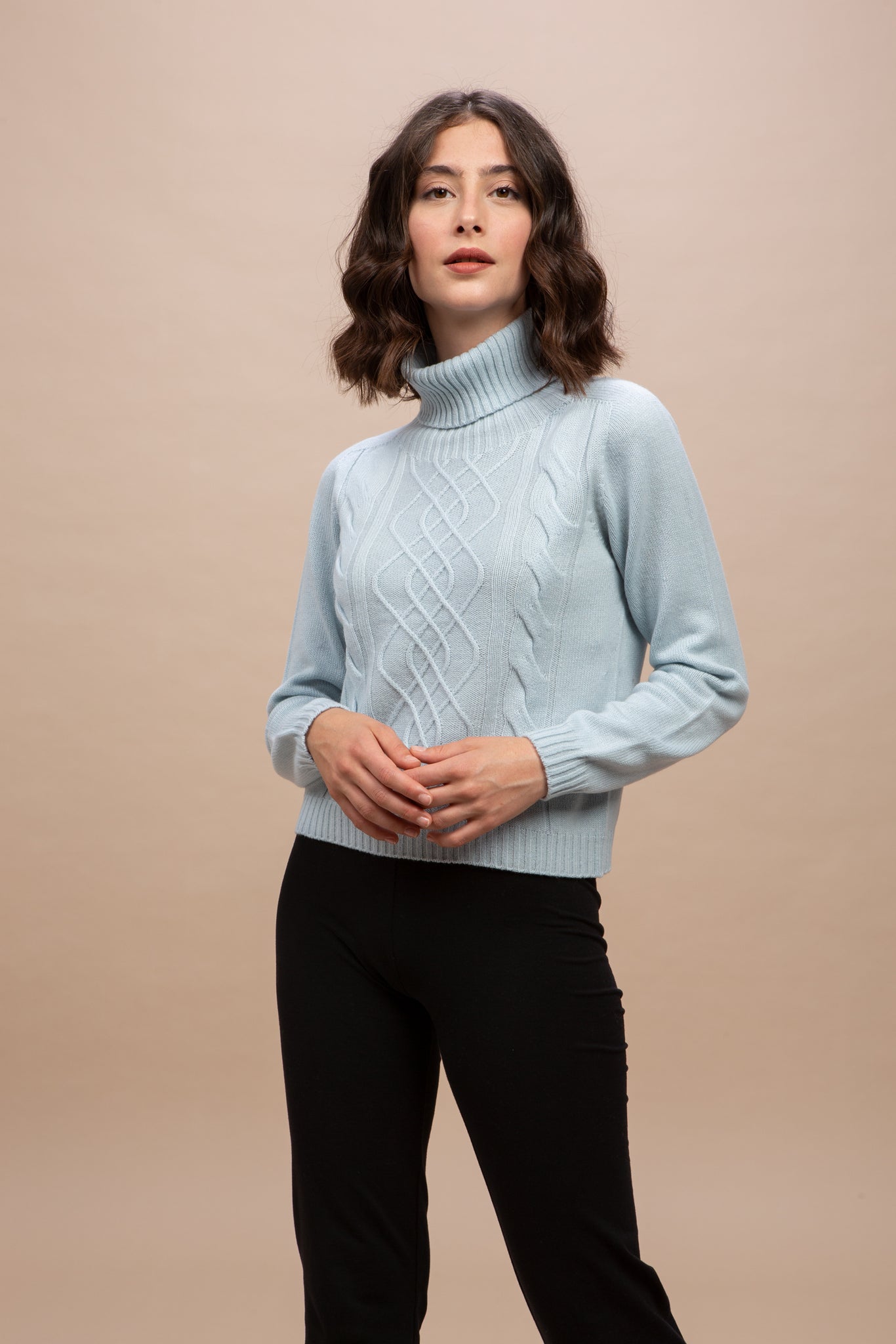 Dobbiaco - Dolcevita seamless (senza cuciture) con motivo aran + trecce sul davanti