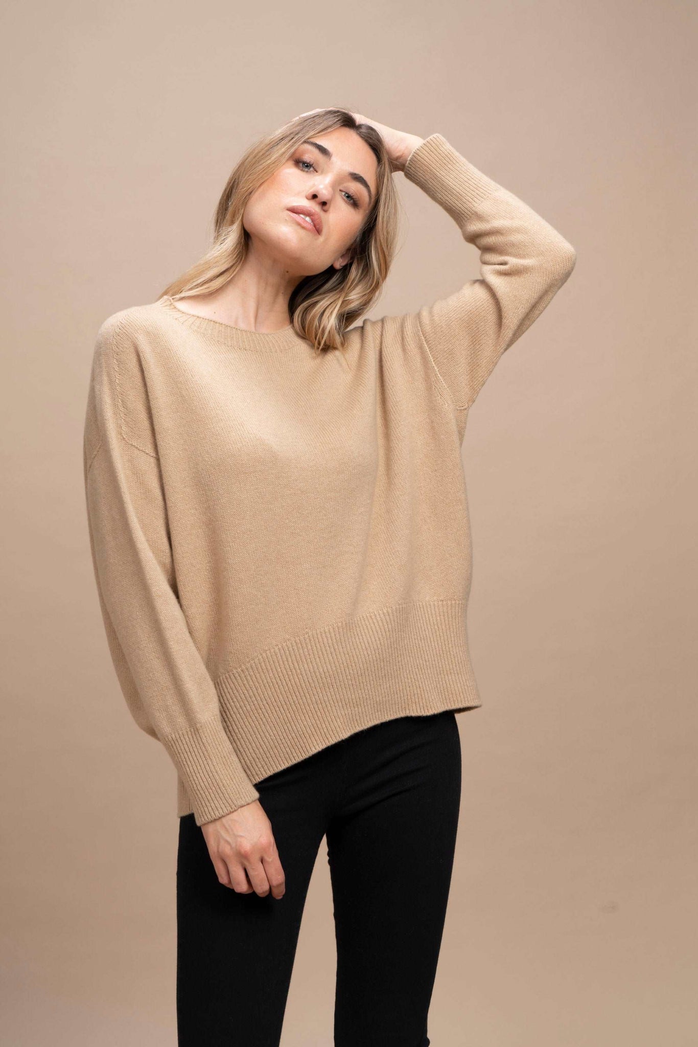 Ischia - Girocollo stondato davanti, balze e polsi alti 100% Cashmere