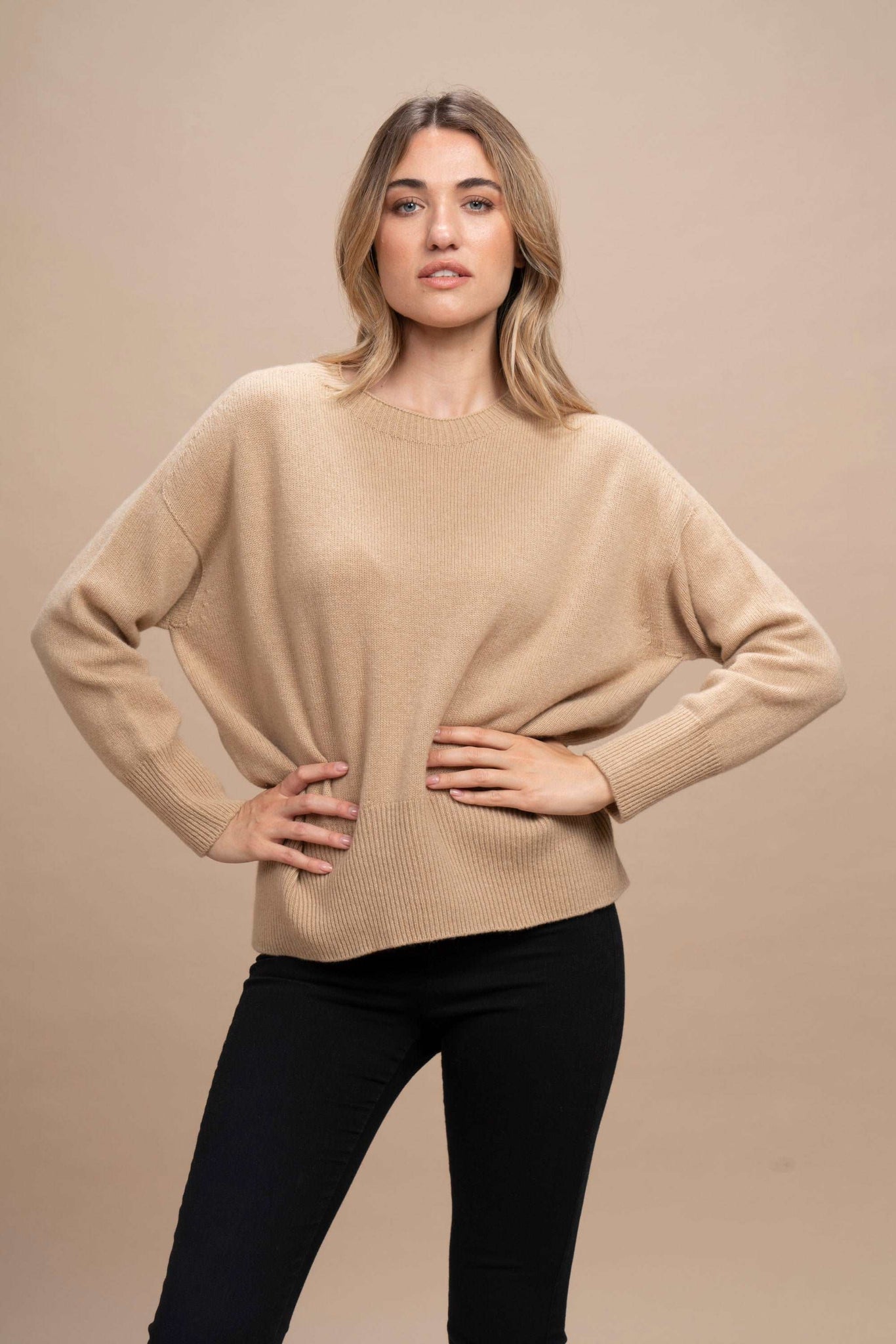 Ischia - Girocollo stondato davanti, balze e polsi alti 100% Cashmere
