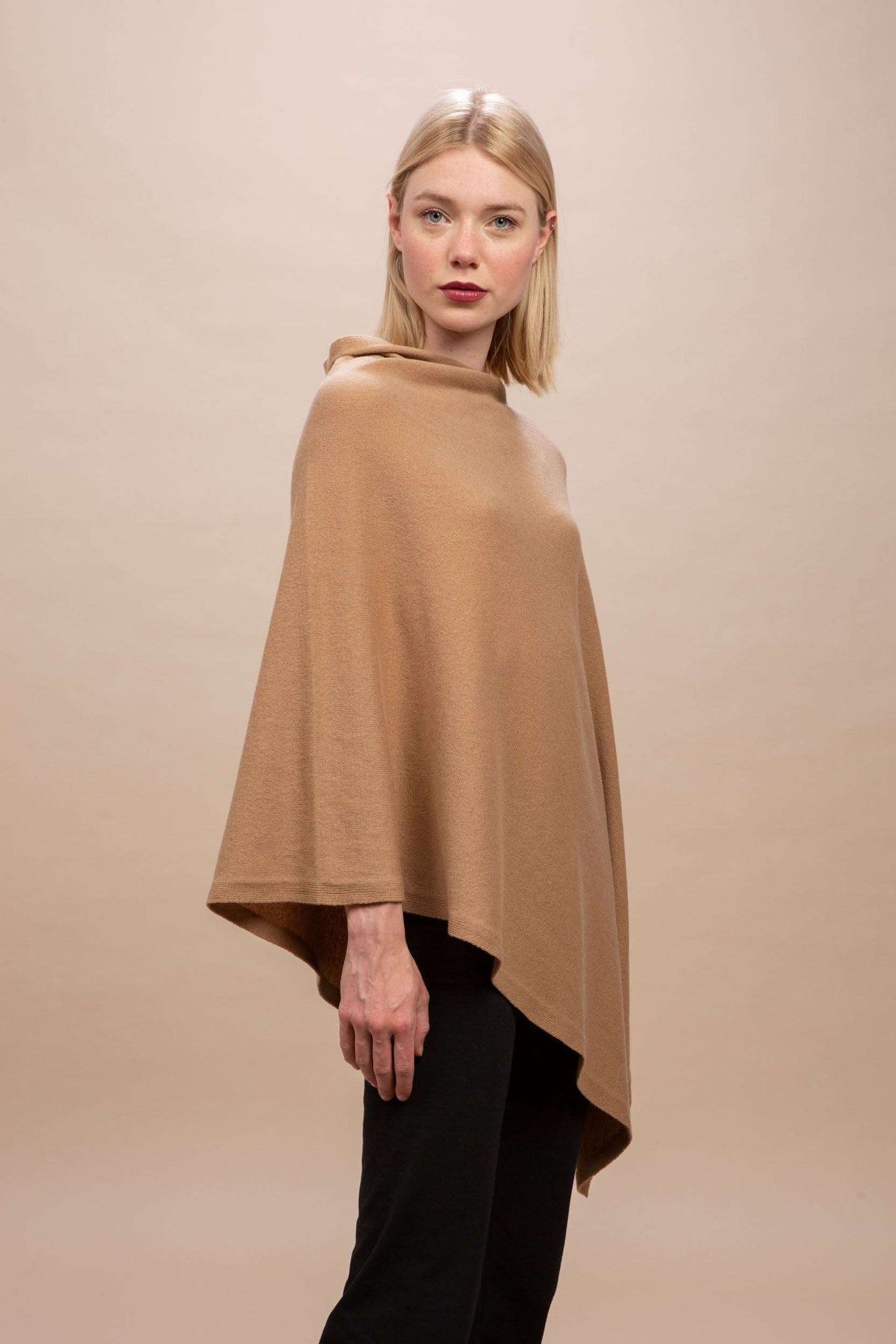 Livigno - Poncho rasato asimmetrico 100% Cashmere