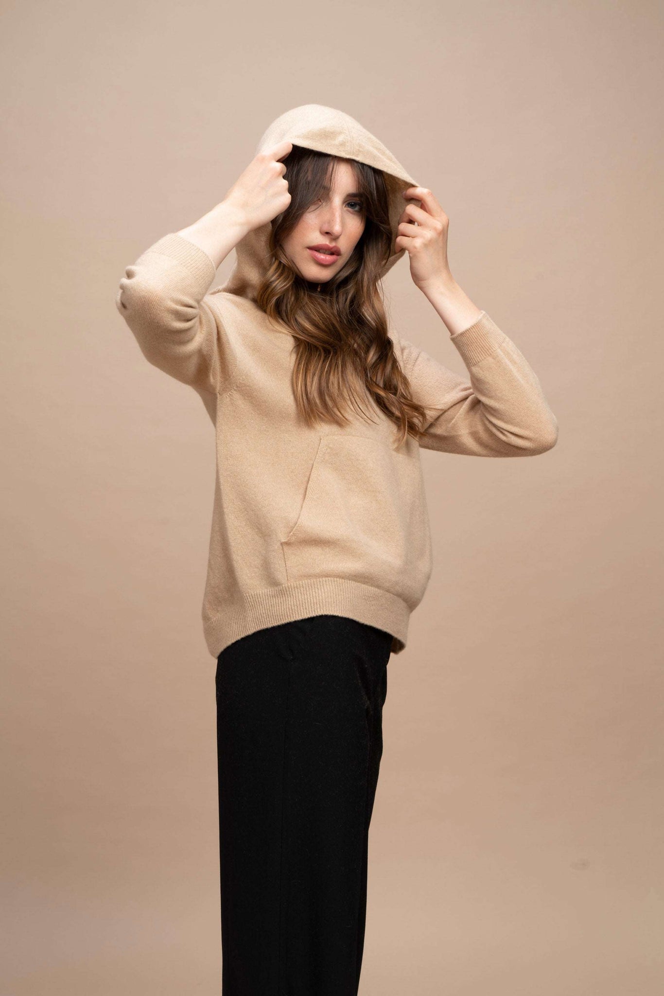 Portocervo - Cappuccio sport con tasca marsupio 100% Cashmere