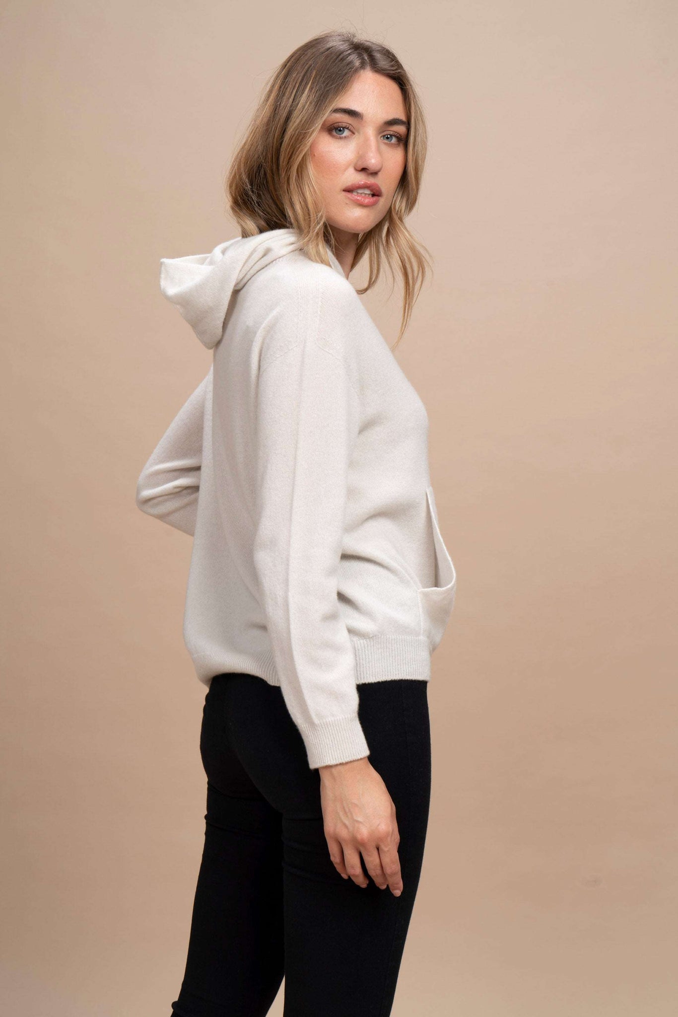 Portocervo - Cappuccio sport con tasca marsupio 100% Cashmere