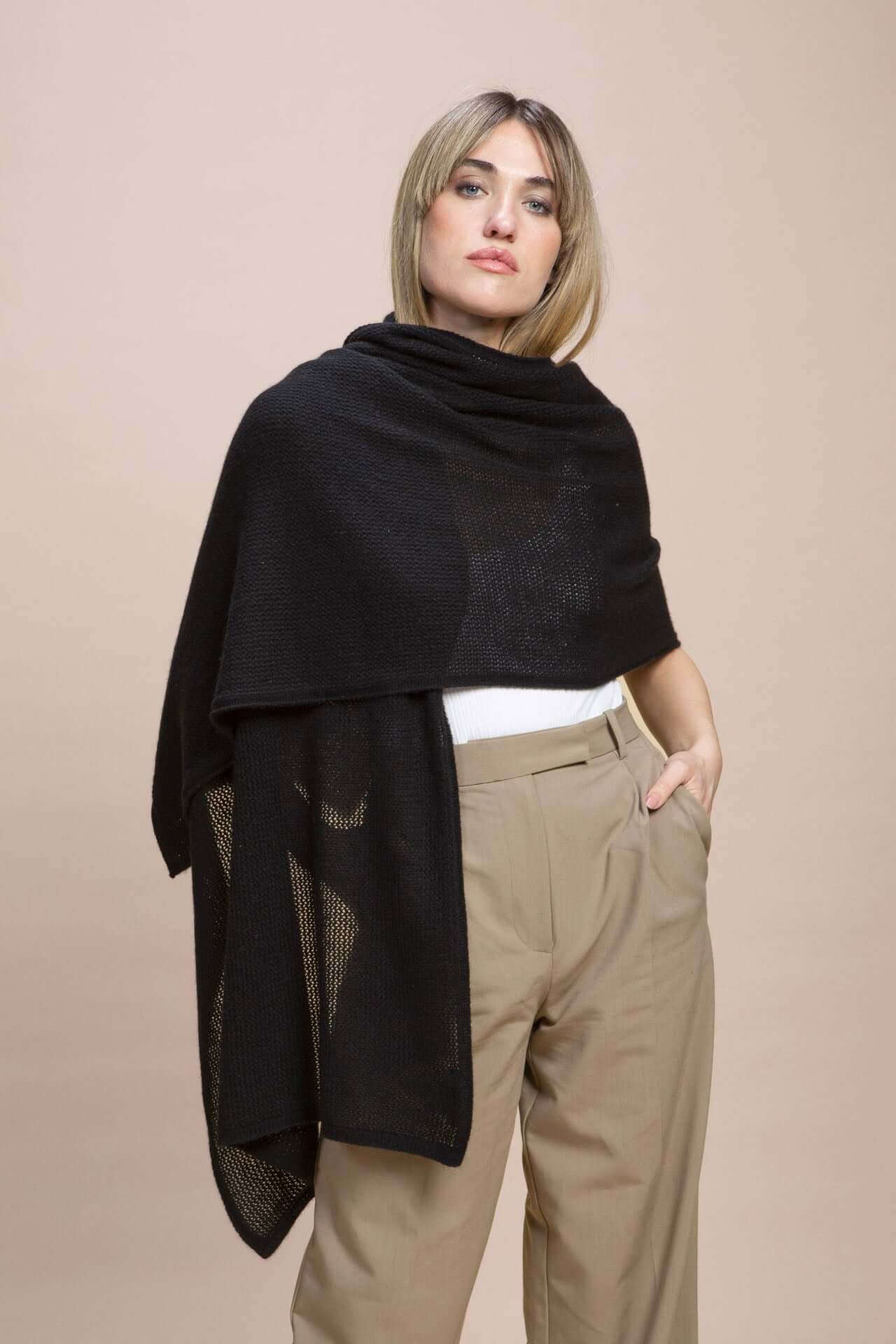 Sabaudia - Stola traforata leggera 100% Cashmere