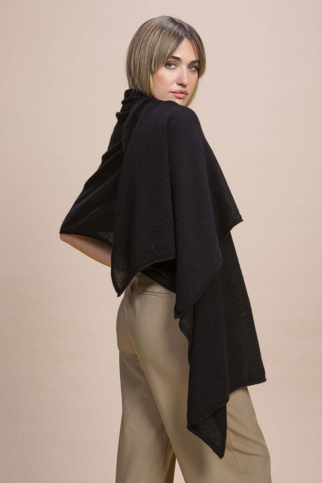 Sabaudia - Stola traforata leggera 100% Cashmere