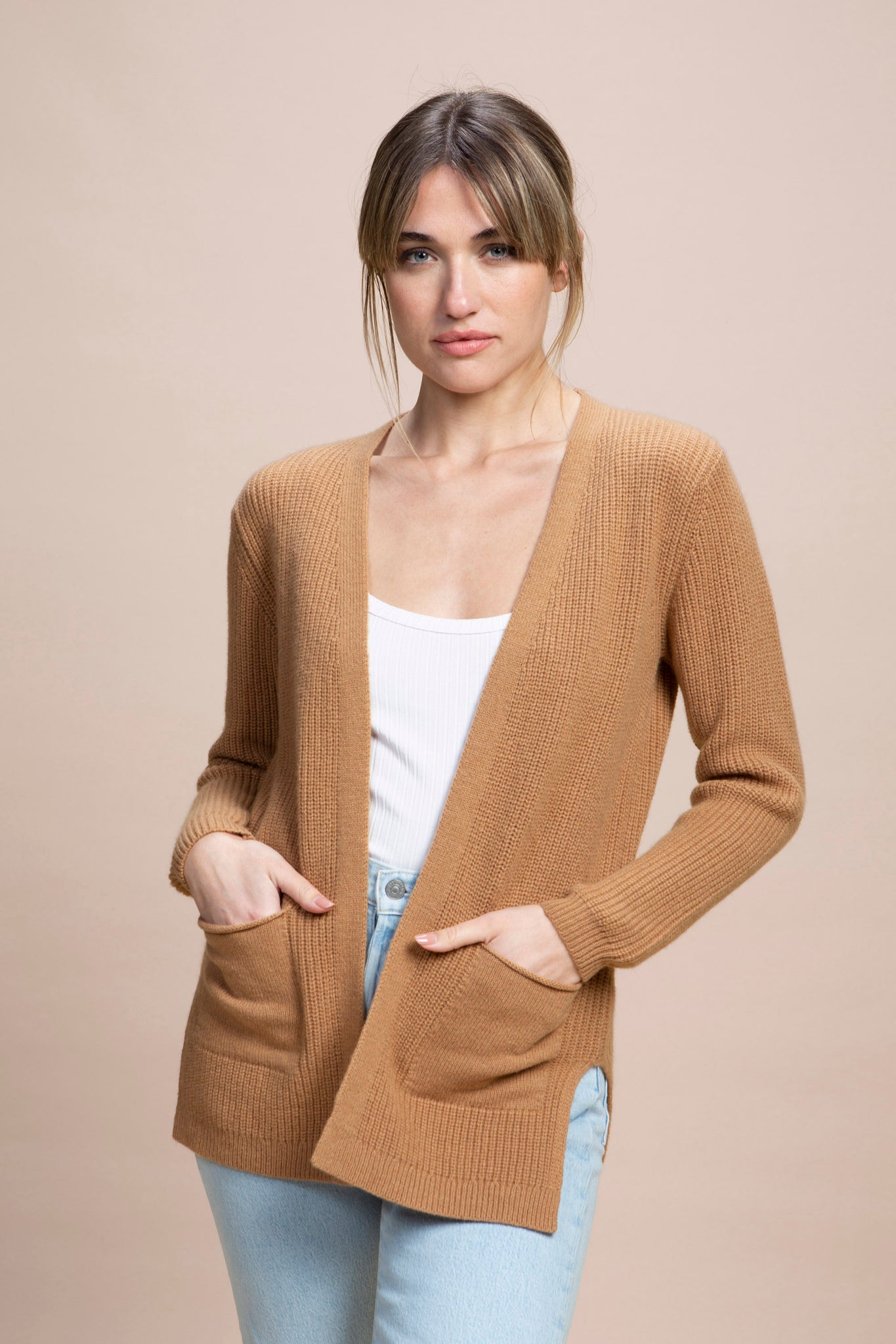 San Babila - Cardigan in cashmere rigenerato con tasche e spacchi laterali