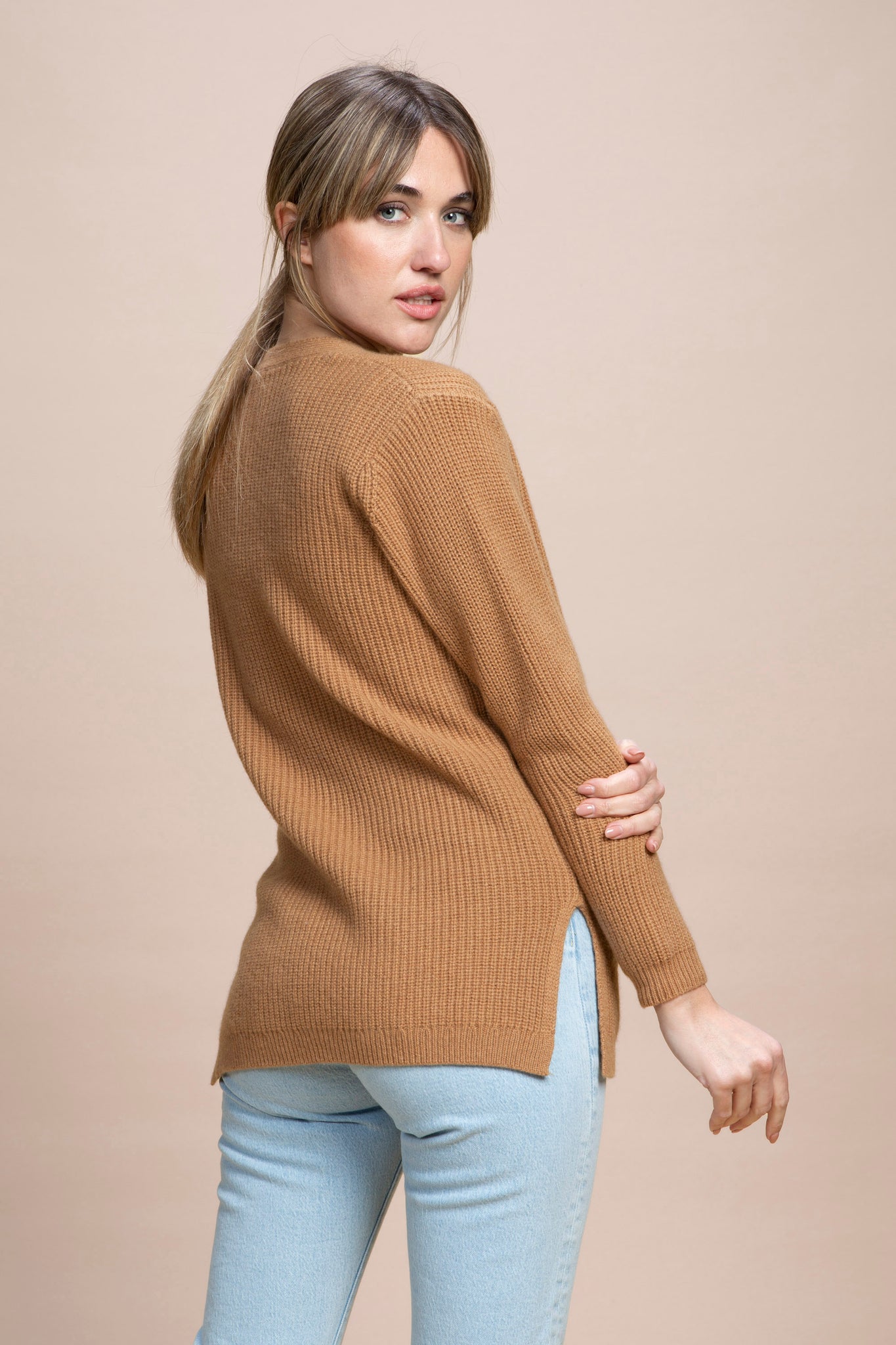 San Babila - Cardigan in cashmere rigenerato con tasche e spacchi laterali